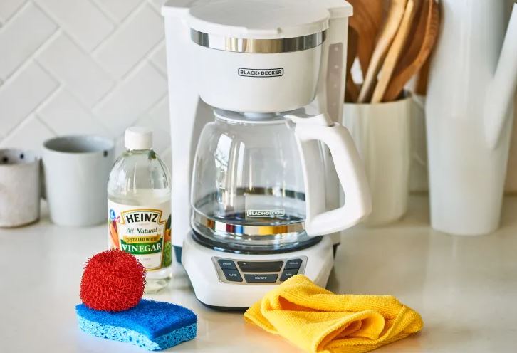 How to clean a coffee maker