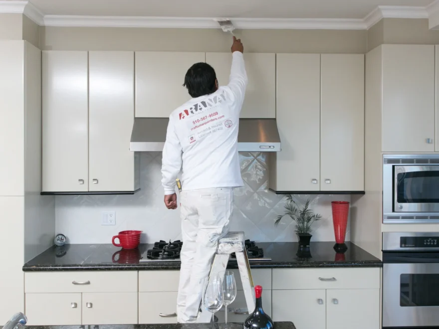 What Color Walls Go with White Kitchen Cabinets