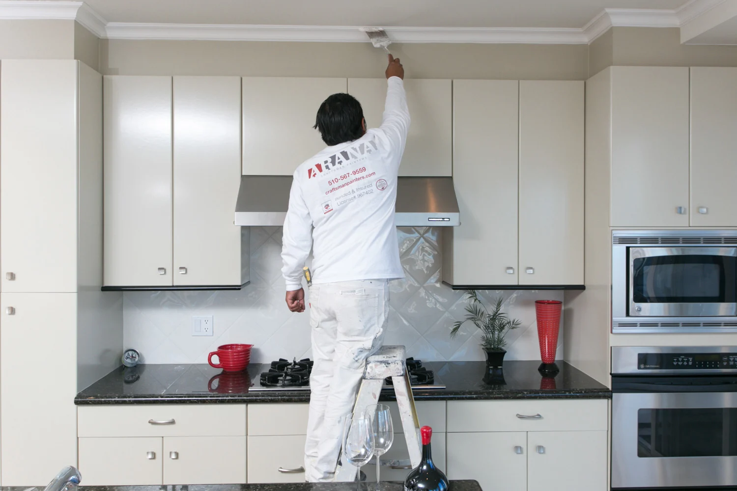 What Color Walls Go with White Kitchen Cabinets