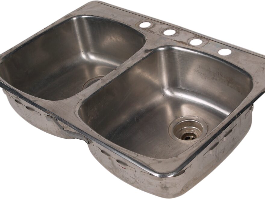 What is the Standard Size of a Kitchen Sink