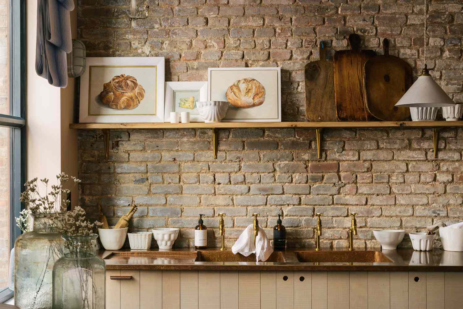 How to Decorate Kitchen Shelves